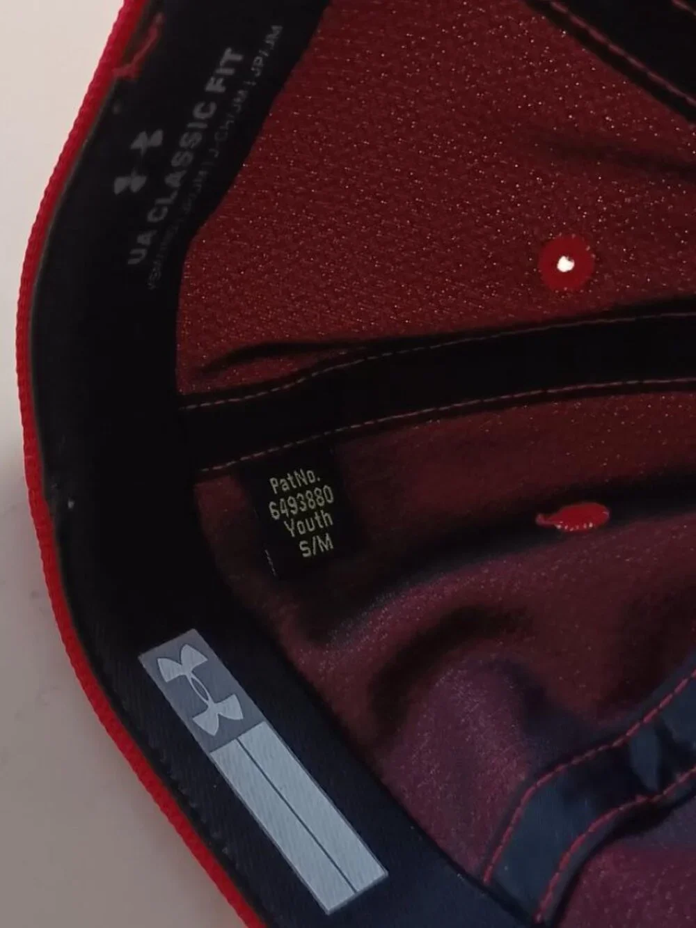 UNDER ARMOUR Kids Baseball Caps Bundle of 2 Black and Red Stretch Fit
